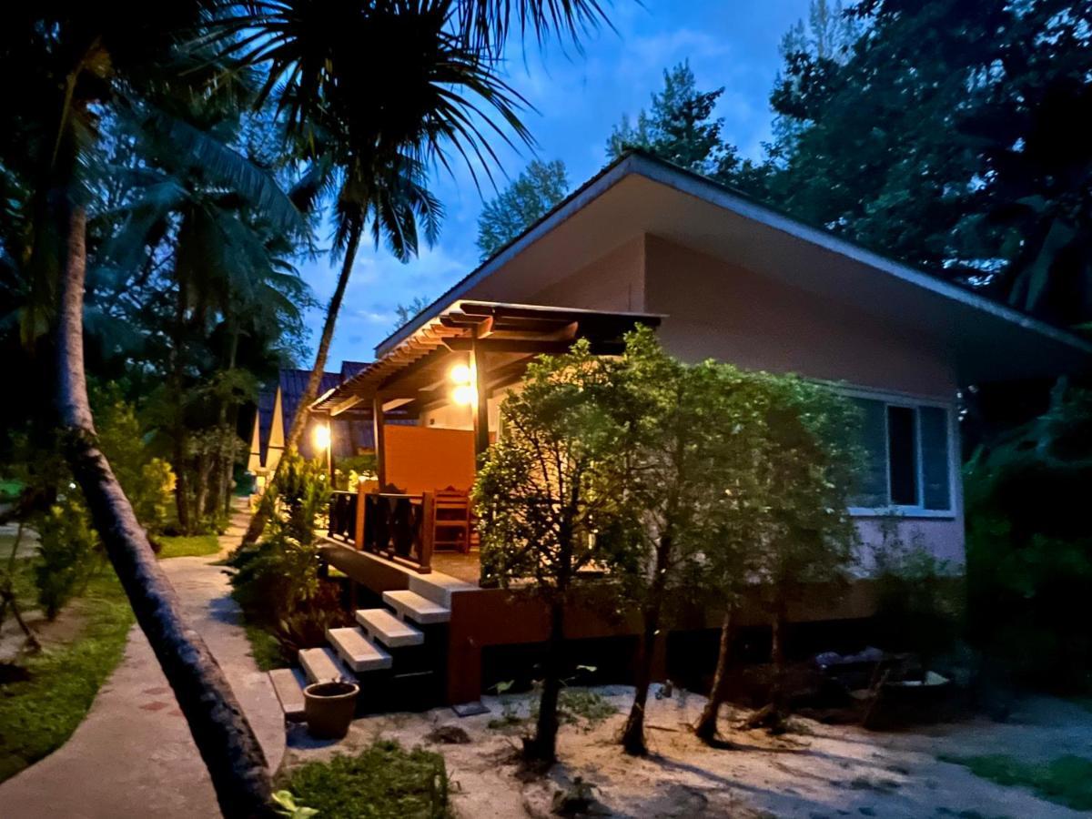 Ao Thong Beach Resort บางสัก ภายนอก รูปภาพ