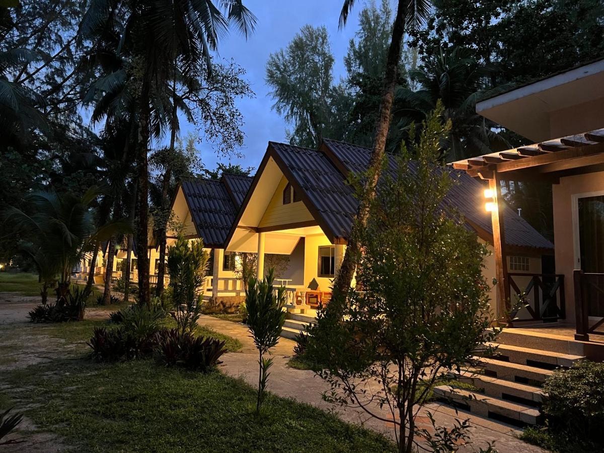 Ao Thong Beach Resort บางสัก ภายนอก รูปภาพ