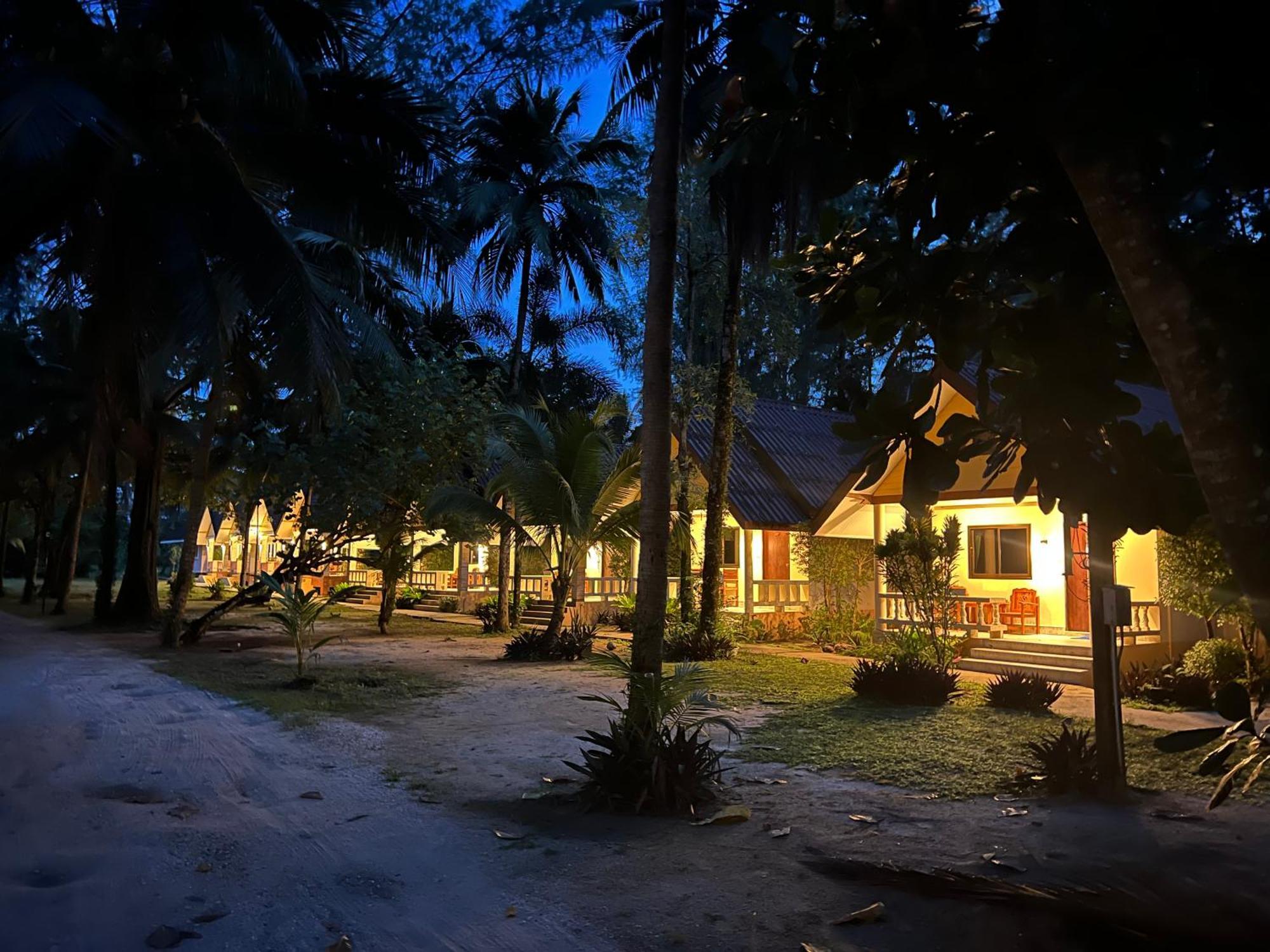 Ao Thong Beach Resort บางสัก ภายนอก รูปภาพ